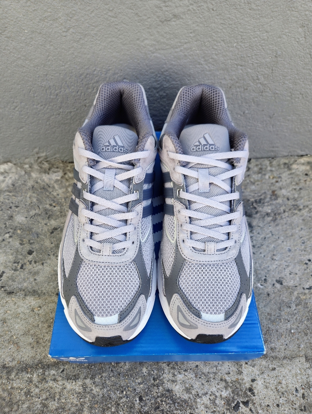 Adidas Response CL 10.5 Grey/Blue Clean Pair w/ Box - Picture 4 of 10